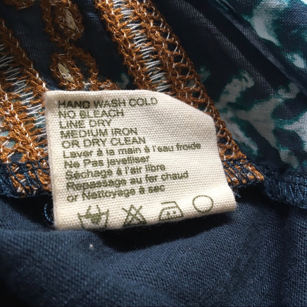 Anthropologie • TINY button down sleeveless top - Picture 8 of 9